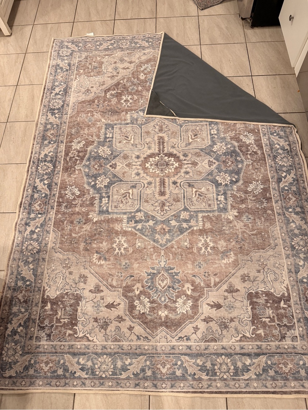 Neutral Vintage-Style Washable Tumble Area Rug with Blue Accents